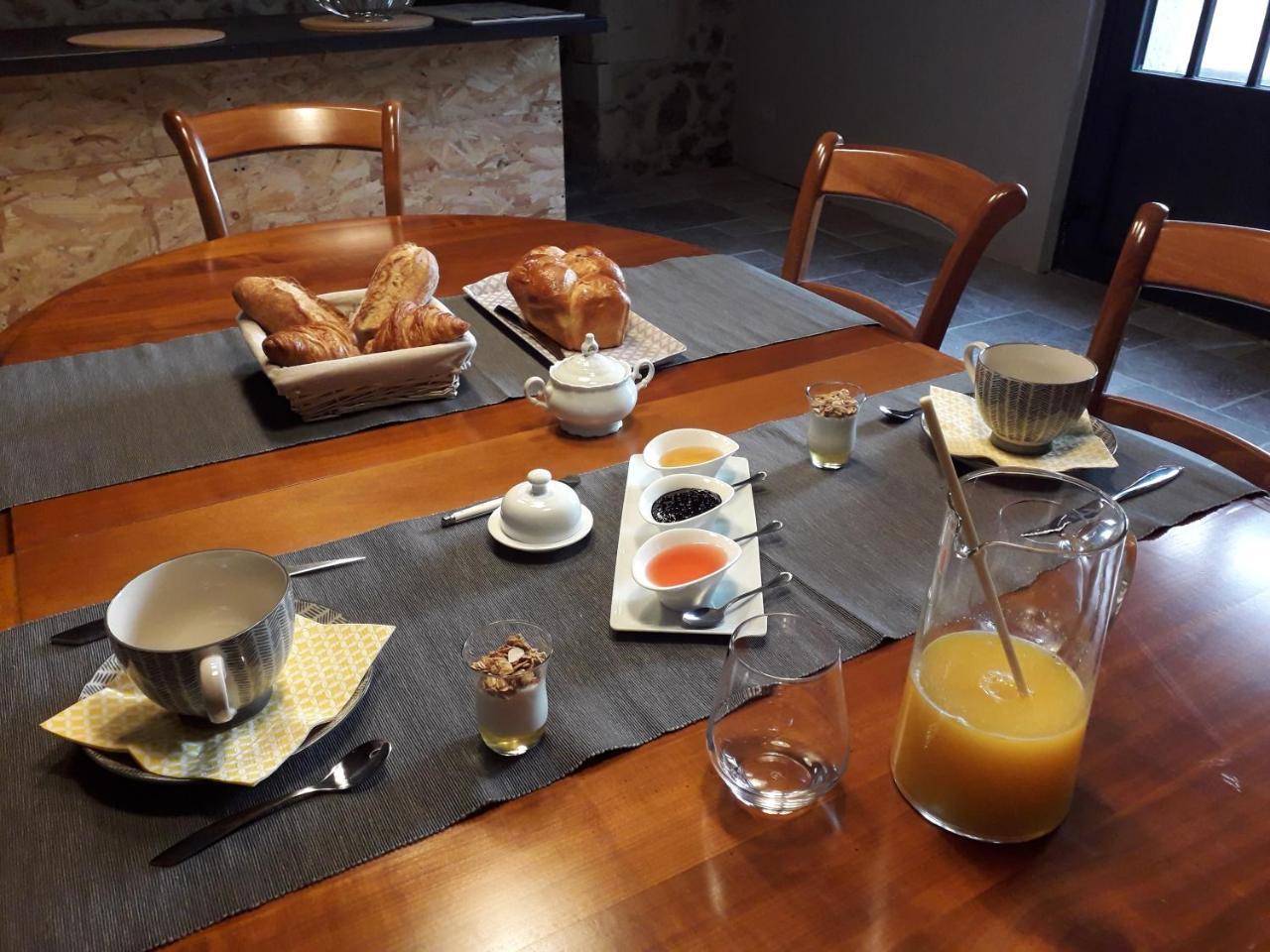 Le Clos De La Briollerie Hotell Tauxigny Eksteriør bilde